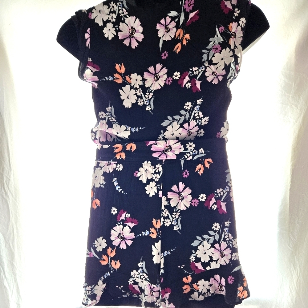 Pretty Floral LOFT Romper EUC - Picture 6 of 12